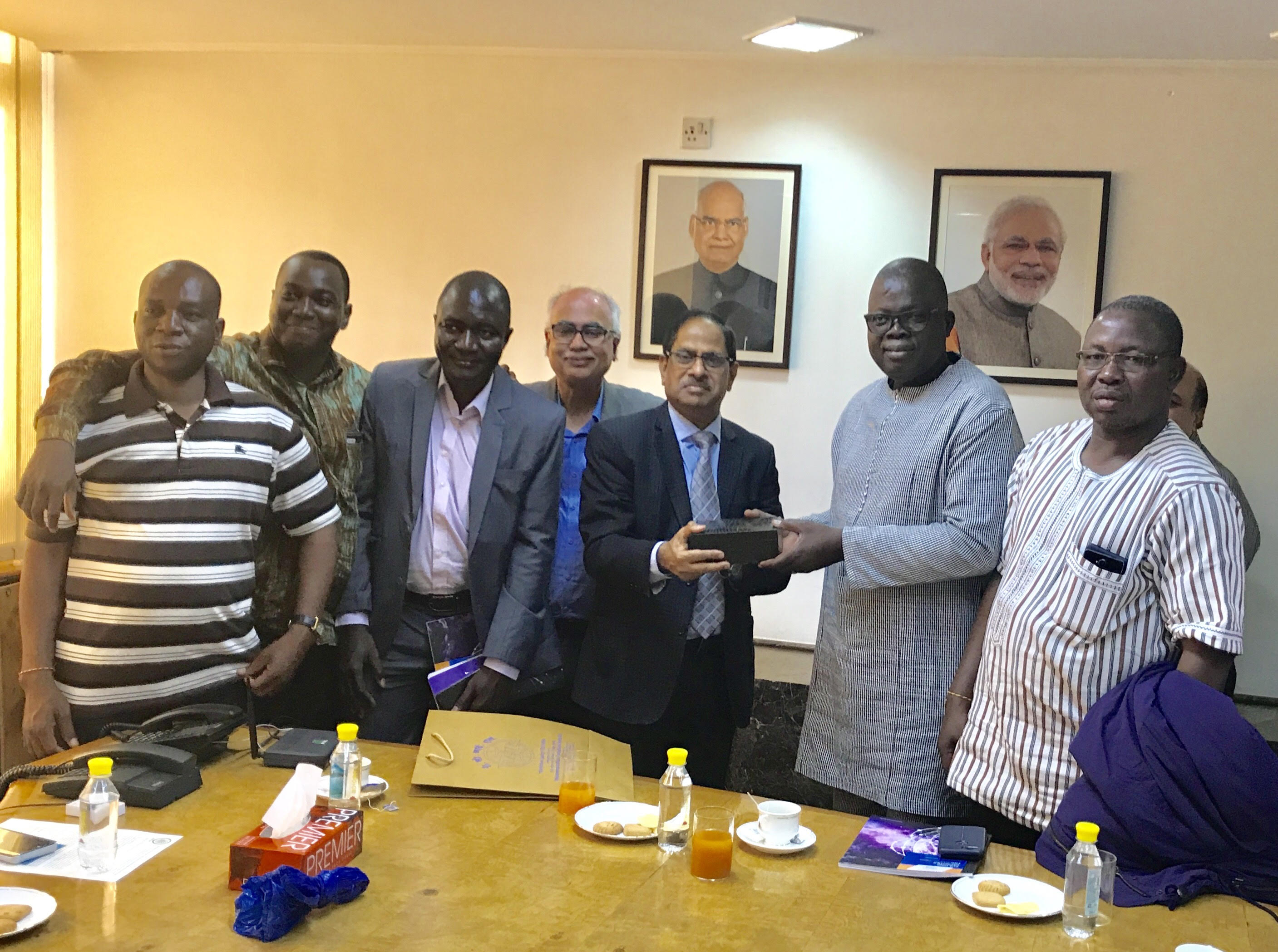 High-level delegation from Ministry of Health of Burkina Faso headed by Dr Boukary Ouedraogo has visited TCIL today seeking Indian assistance in creating backbone ICT infrastructure and Networking more than 1000 clinics, regional hospitals with Ouahigouya National Hospital, Burkinabe. Shri A. Seshagiri Rao, CMD, TCIL and Prof Arun Tiwari, Advisor, TCIL attended to the delegation and articulated further steps. 